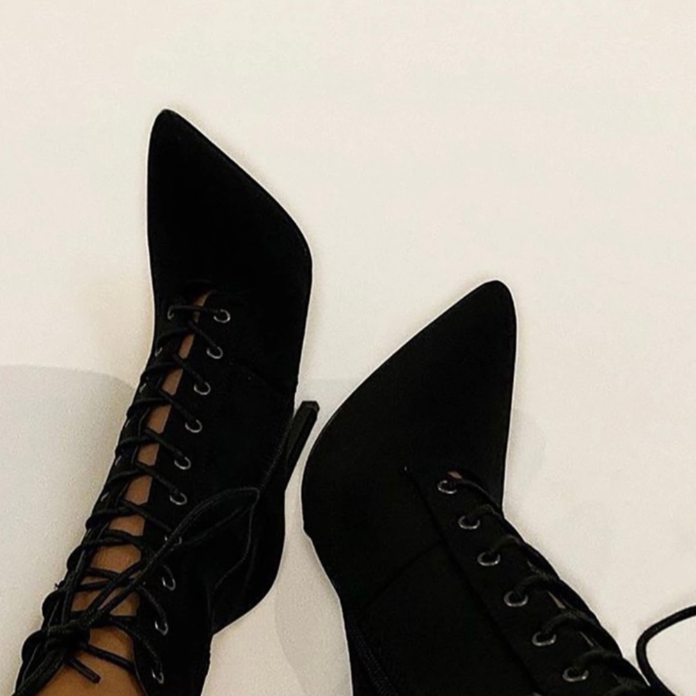 FEEL THE ATTRACTION POINTED TOE CHUNKY HEEL BOOTIE Black Size 9 - Picture 2 of 5